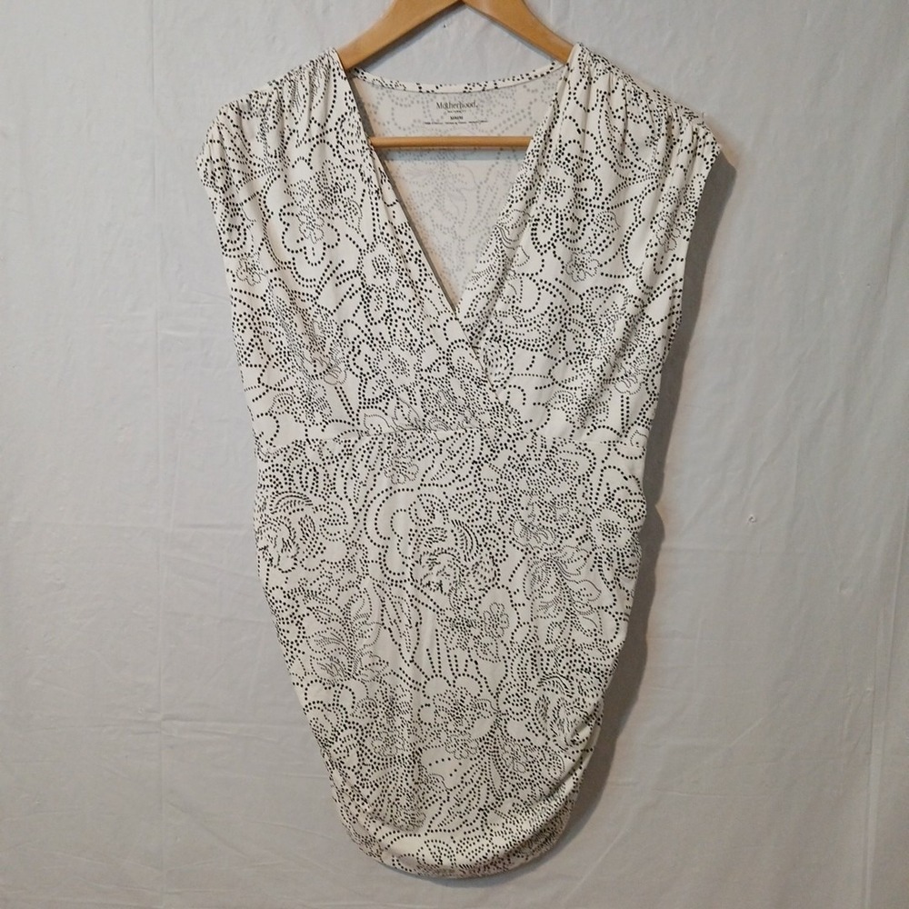 Motherhood Maternity Size Medium Top Ivory Black Polkadot Floral Pattern NWT!